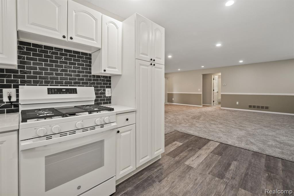 51429 Morowske Drive, Shelby Twp, MI 48316 — Photo 14