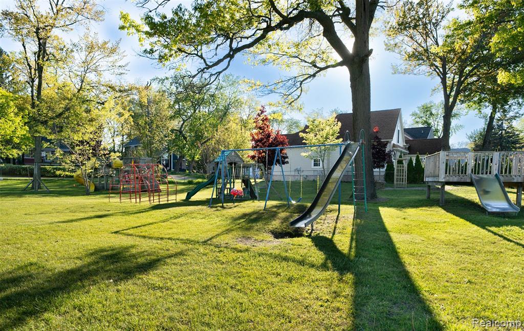 7806 Circle Boulevard, West Bloomfield, MI 48323 — Photo 49