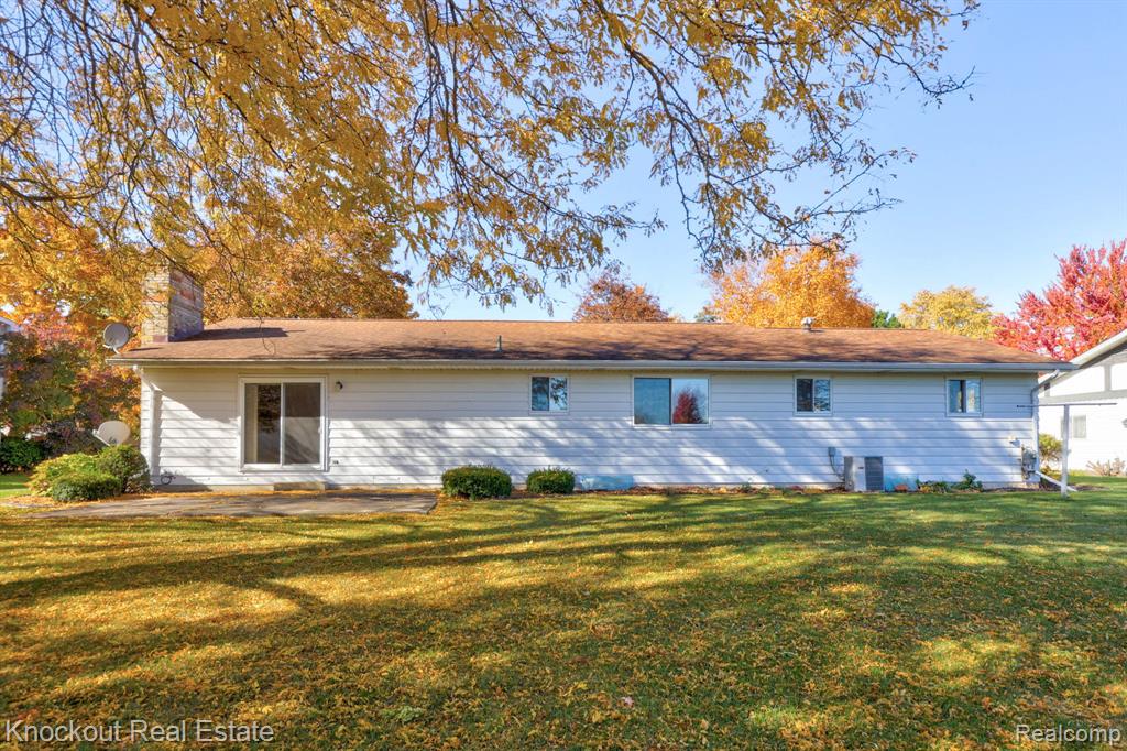 409 FRANCONIAN Drive E, Frankenmuth, MI 48734 — Photo 34