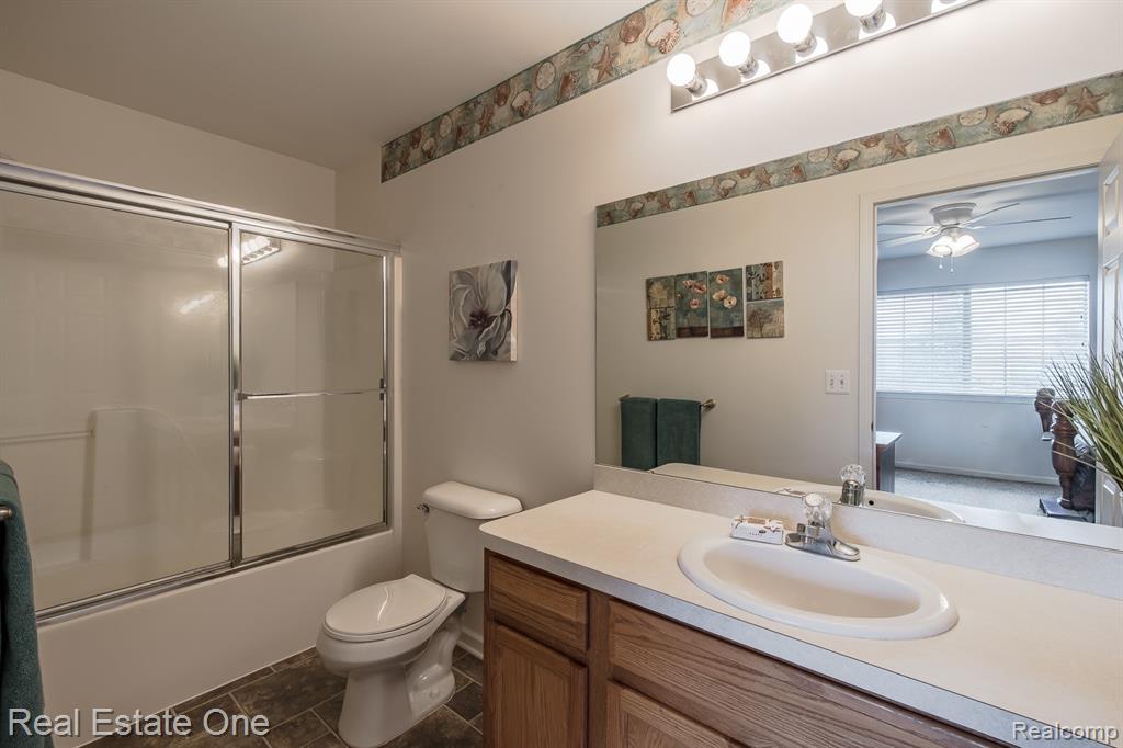 1277 Edelweiss Lane, Waterford, MI 48327 — Photo 37