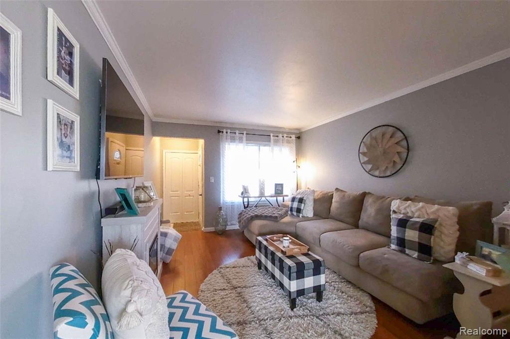 715 Cape Cod, 1, South Lyon, MI 48178 — Photo 2