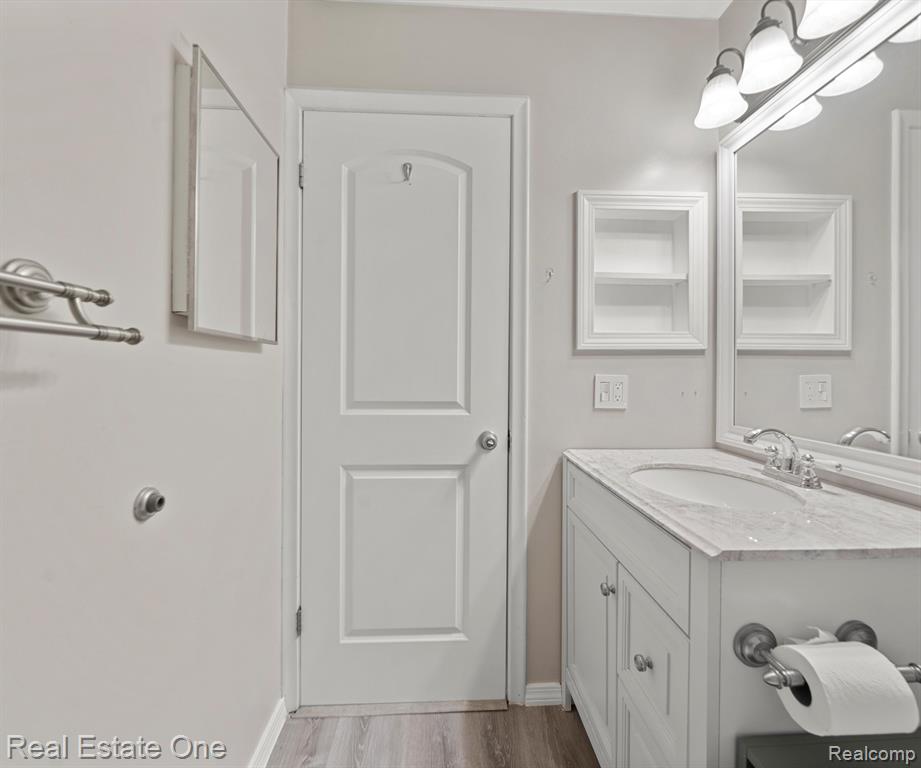 41573 BEDFORD Drive, Canton, MI 48187 — Photo 12