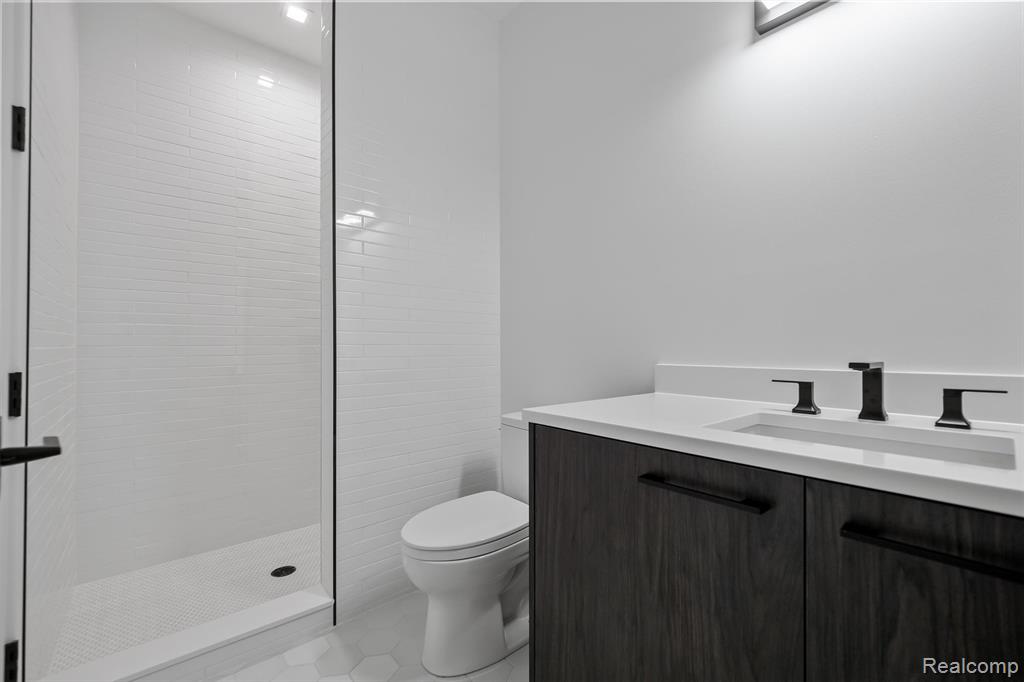 684 Madison Street, Birmingham, MI 48009 — Photo 34