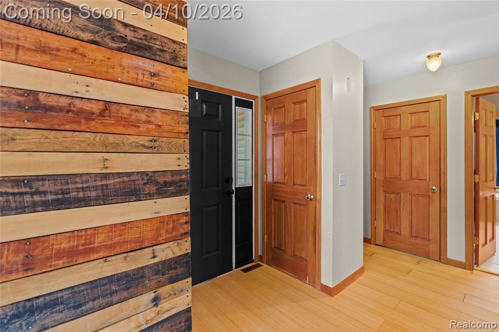 6490 E Coldwater Road, Flint, MI 48506 — Photo 16