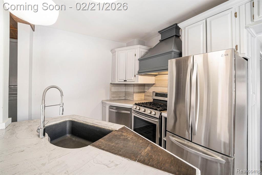 825 S Leroy Street, Fenton, MI 48430 — Photo 15