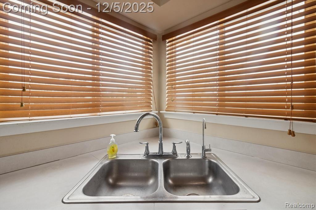 41512 Pheasant Creek Drive, Canton, MI 48188 — Photo 13