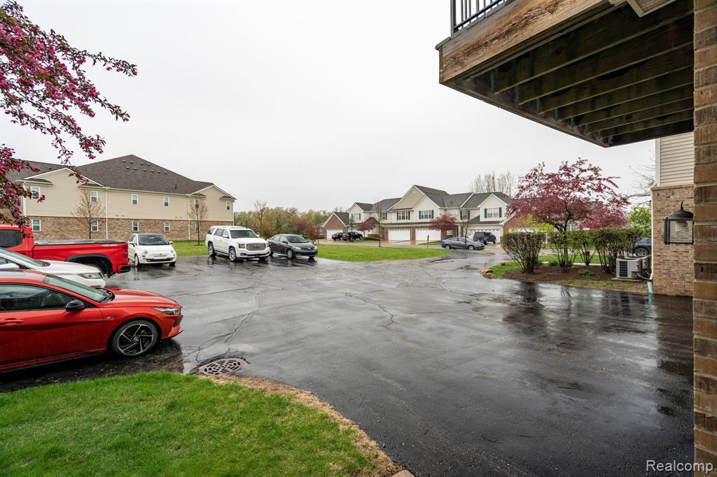 10086 RIDGE RUN Street, 36, Howell, MI 48855 — Photo 22