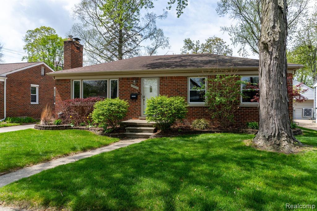9611 ROSELAND Street, Livonia, MI 48150 — Photo 26