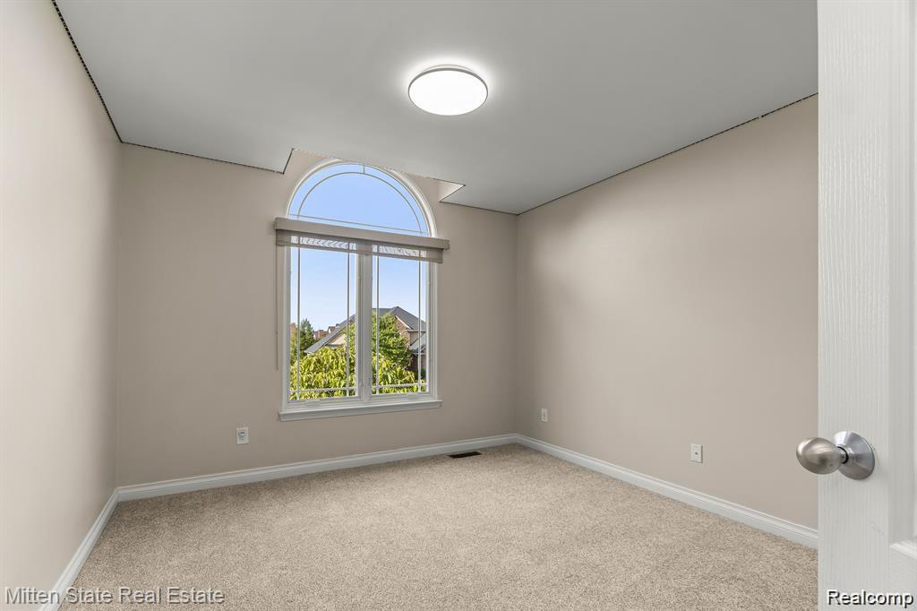 21254 Clayton Drive, Macomb, MI 48044 — Photo 26