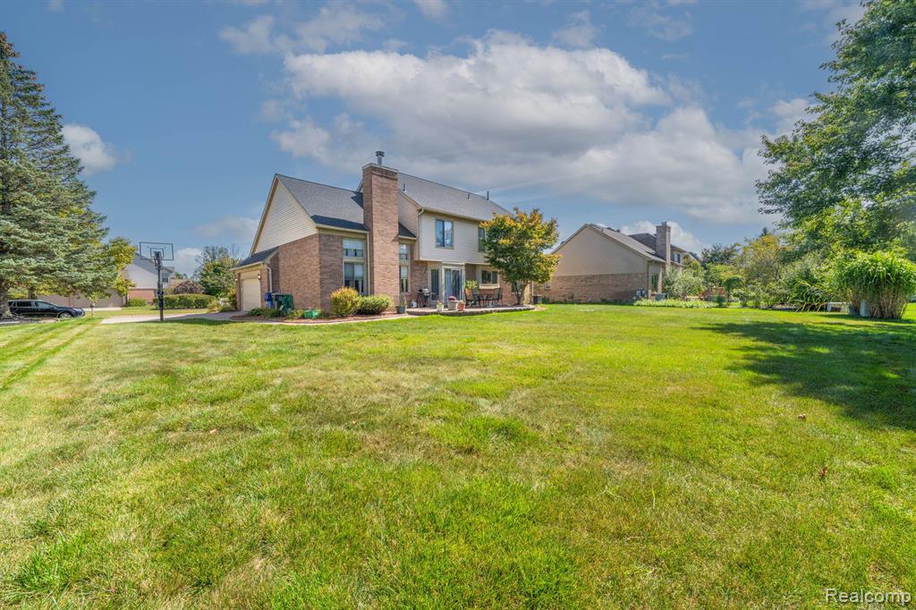 46856 GLENGARRY Boulevard, Canton, MI 48188 — Photo 9