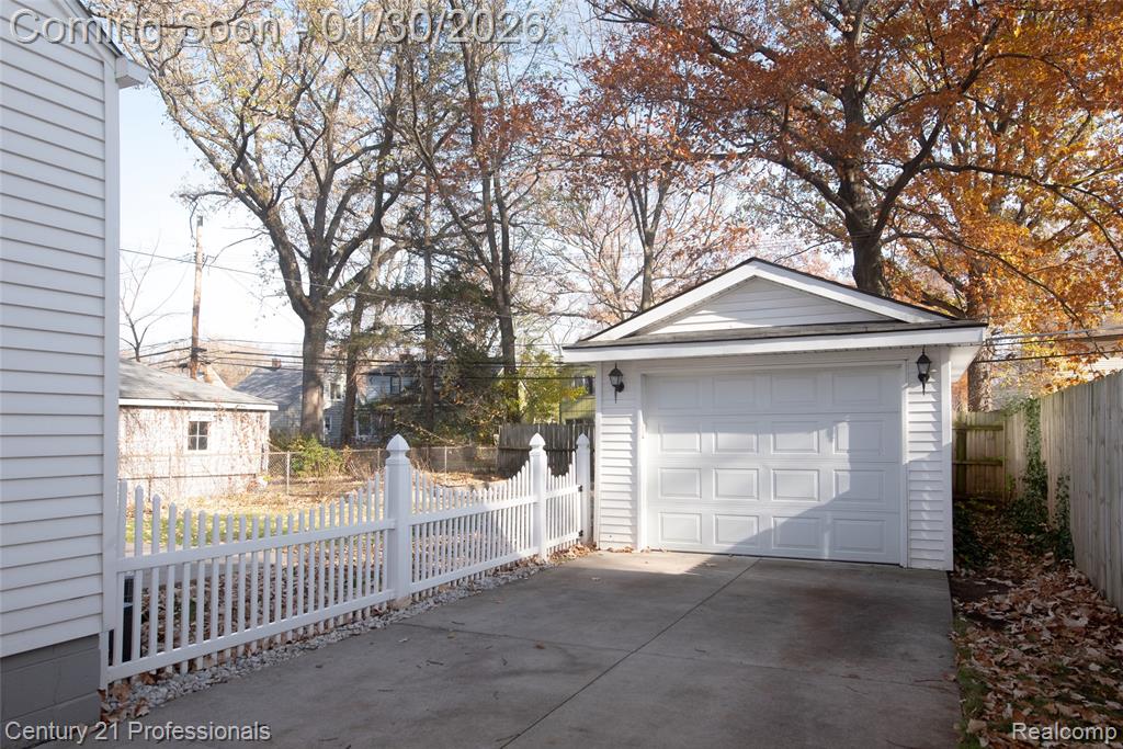 900 N Rembrandt Avenue, Royal Oak, MI 48067 — Photo 5