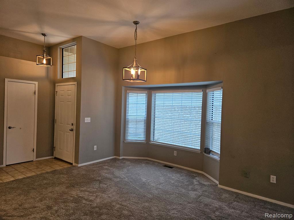 906 WHISPERWOOD Drive, Fenton, MI 48430 — Photo 7