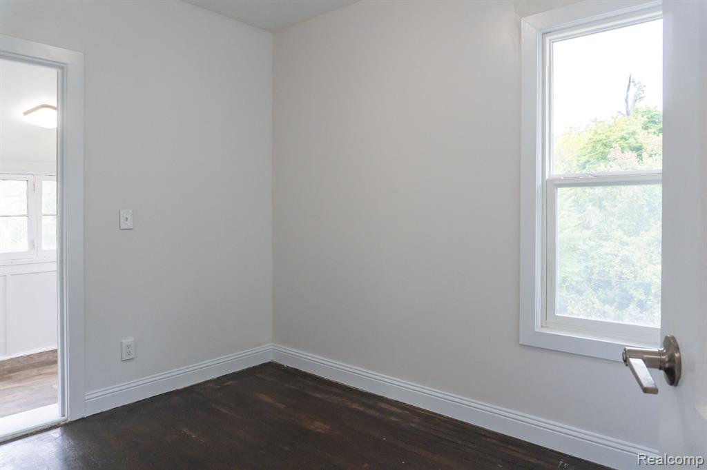 3927 SAINT CLAIR Street, Detroit, MI 48214 — Photo 34