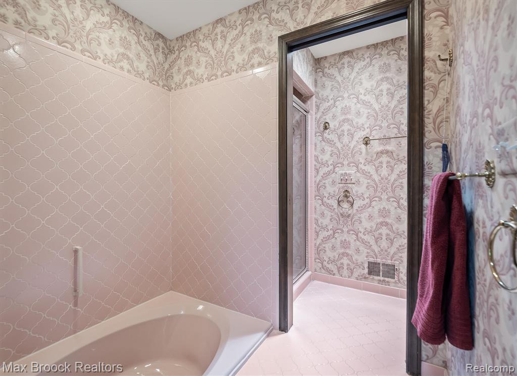 1418 Sodon Lake Drive, Bloomfield Hills, MI 48302 — Photo 17