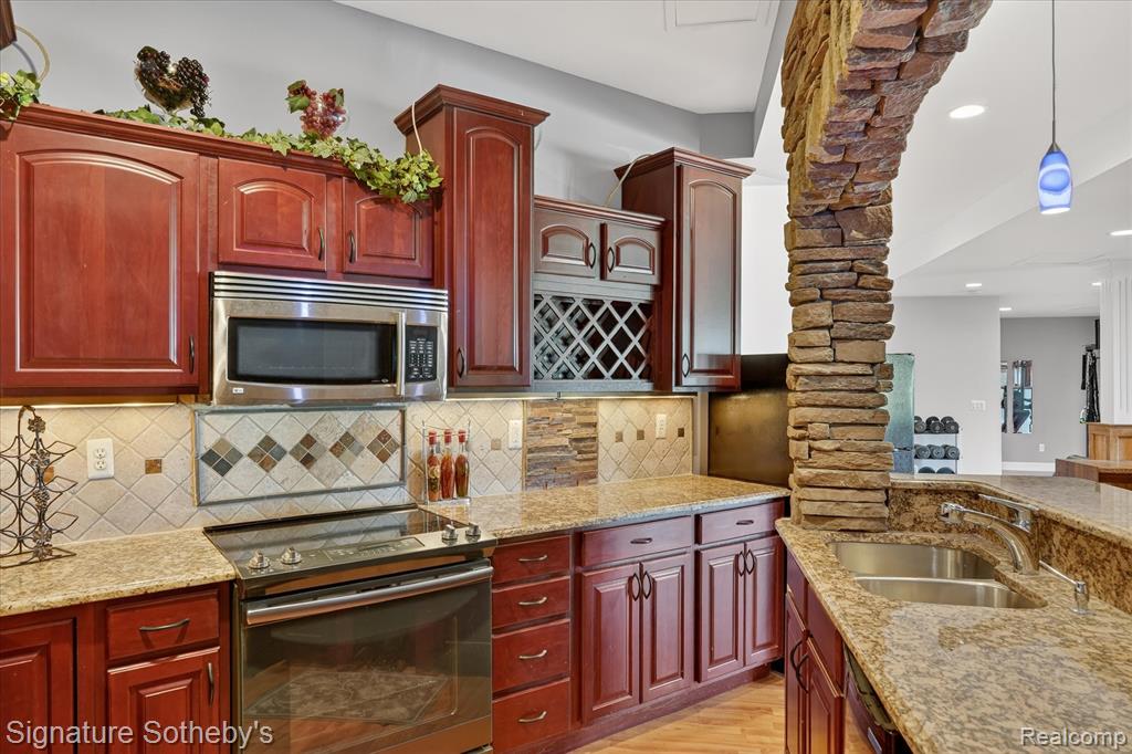 7455 Groveland Road, Holly, MI 48442 — Photo 31