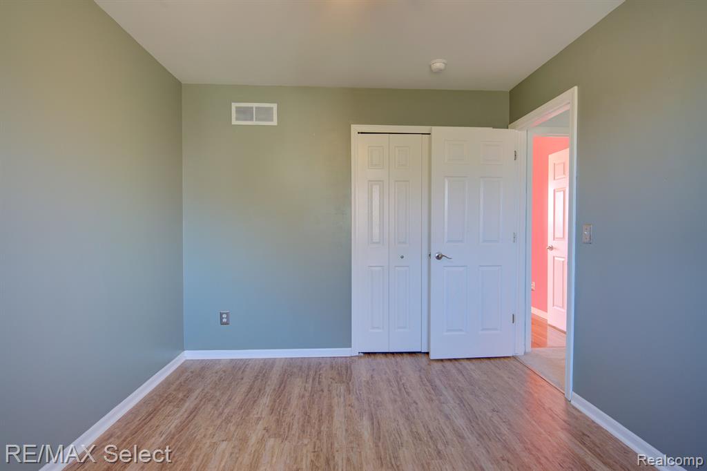 8056 LARK Lane, Grand Blanc, MI 48439 — Photo 27