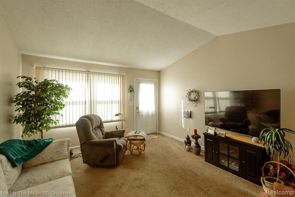 446 Stonehaven Court, 14, Milan, MI 48160 — Photo 2