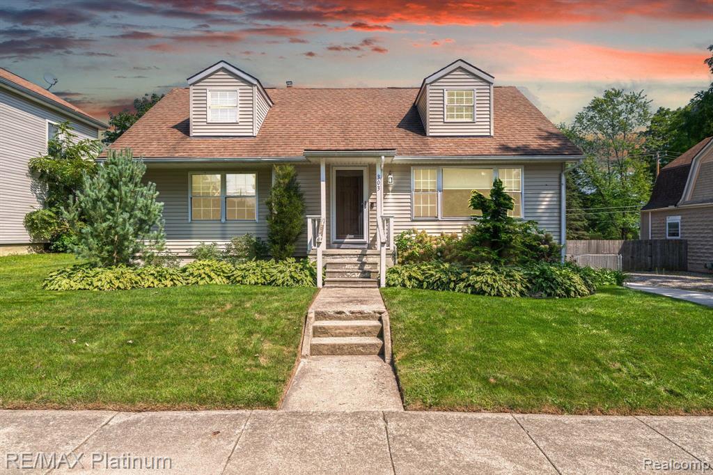 303 BRISTOL Street S, Almont, MI 48003 — front exterior