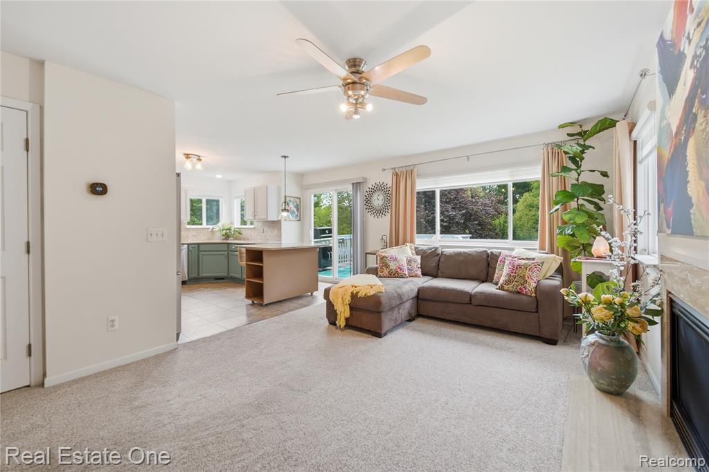 8576 Barrington Drive, Ypsilanti, MI 48198 — Photo 13