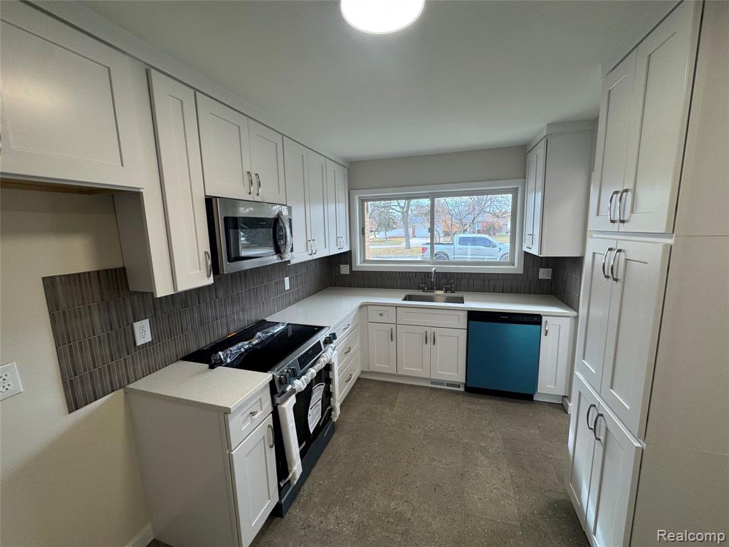 31638 Williams Court, Rockwood, MI — Photo 9