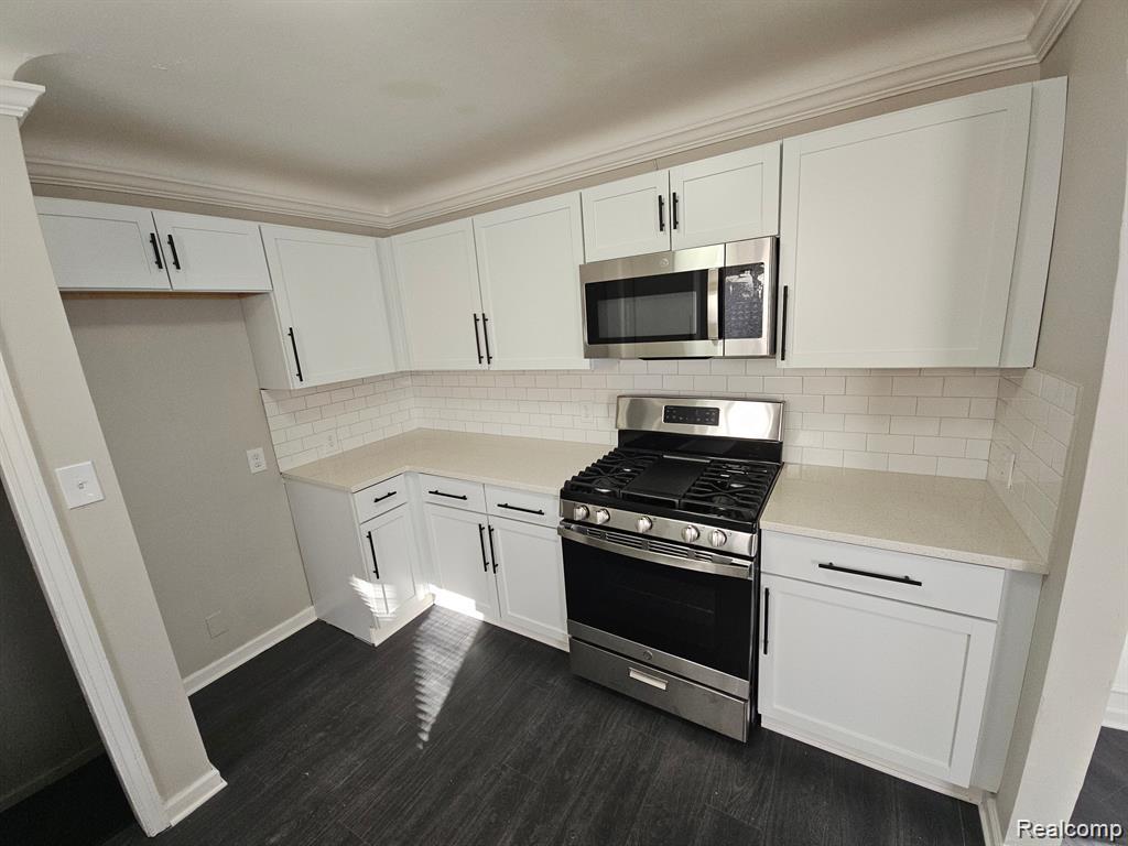 20300 ELKHART Street, Harper Woods, MI 48225 — Photo 7