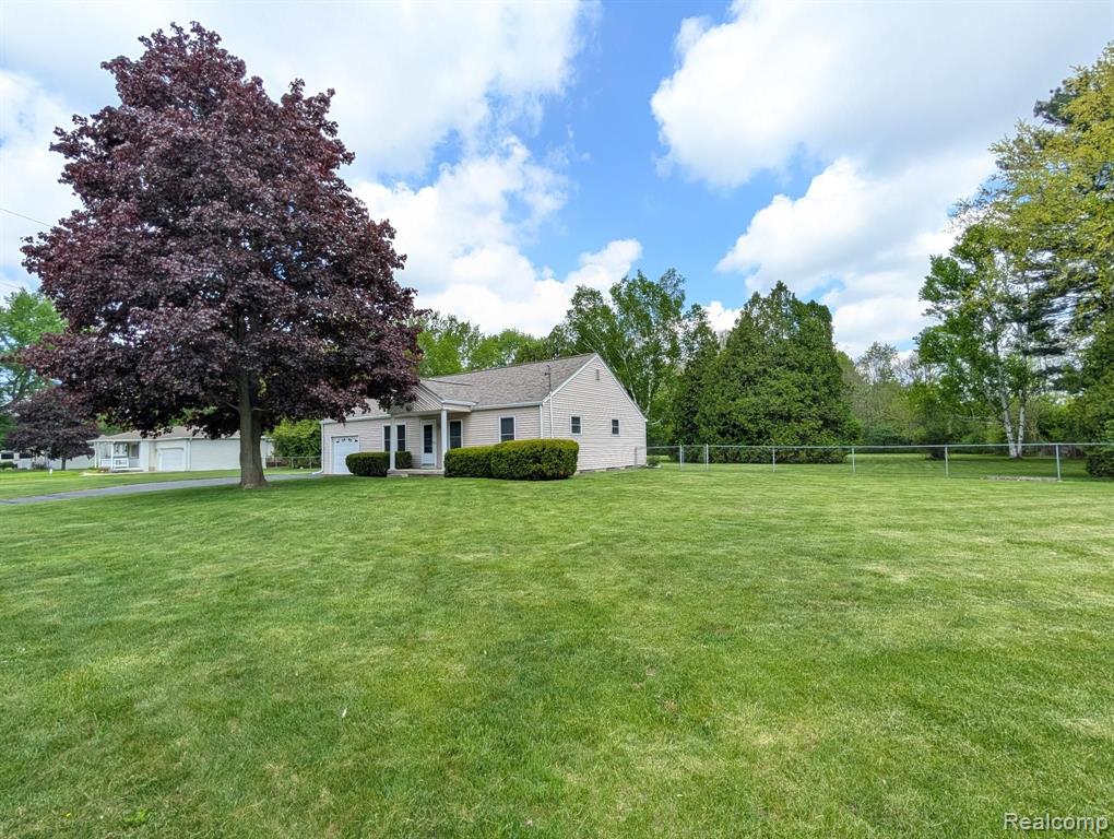 5097 Berneda Drive, Flint, MI 48506 — Photo 21