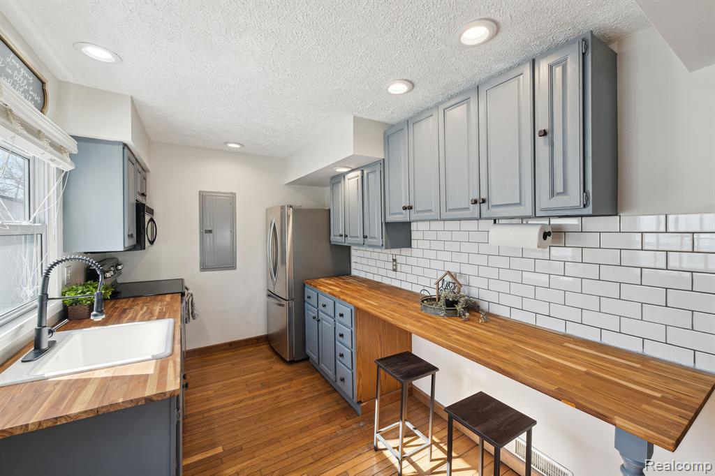 6187 THREE LAKES Drive, Brighton, MI 48116 — Photo 11