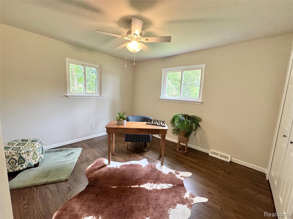 4880 Forest Avenue, Waterford, MI 48328 — Photo 15