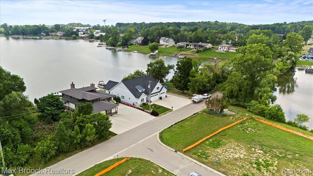 8184 Woodland Shore Drive, Brighton, MI 48114 — Photo 4