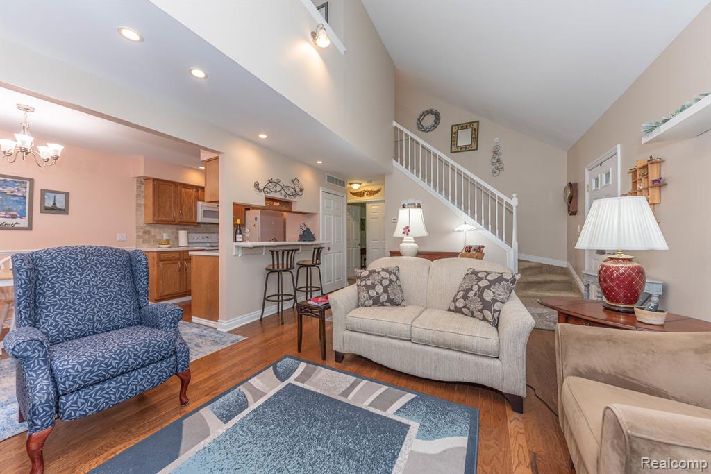 21118 E GLEN HAVEN Circle, Northville, MI 48167 — Photo 3