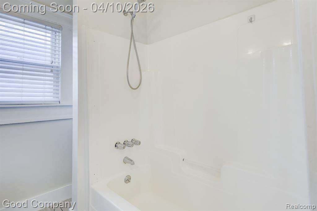 502 E LEWISTON Avenue, Ferndale, MI 48220 — Photo 28
