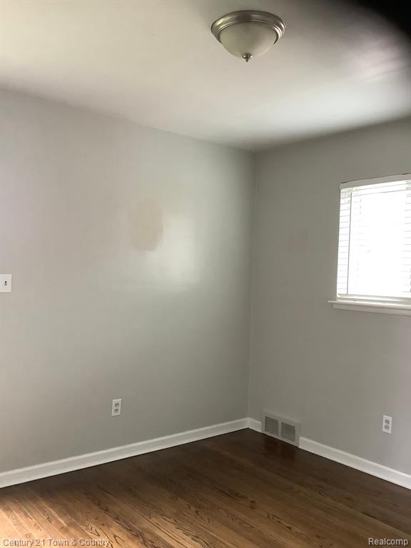 8953 NIVER Avenue, Allen Park, MI 48101 — Photo 14