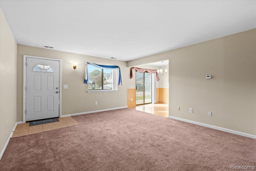 50105 N Jimmy Court, New Baltimore, MI 48047 — Photo 5