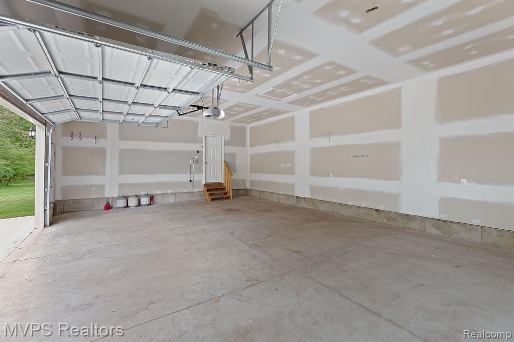 5325 SHOREWOOD Drive, Fort Gratiot, MI 48059 — Photo 55