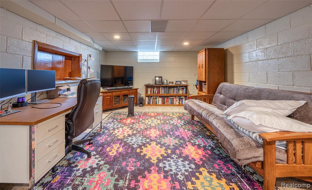 15560 CHARLES R AVE, Eastpointe, MI 48021 — Photo 20