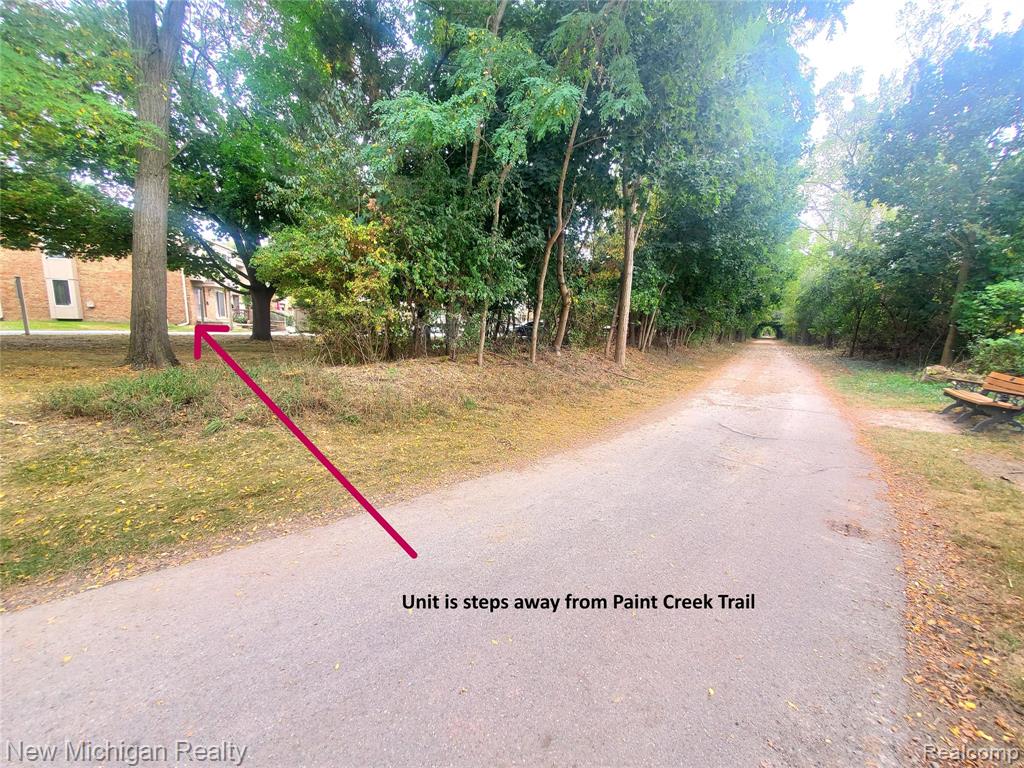 673 Oakbrook W, Rochester Hills, MI 48307 — Photo 3