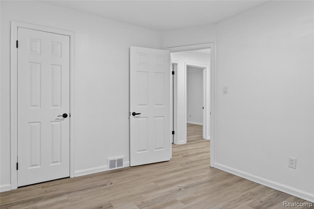 8664 Louise Avenue, Allen Park, MI 48101 — Photo 27