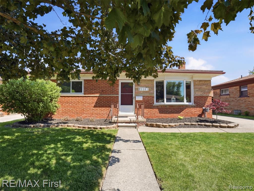 21213 Centennial Street, Saint Clair Shores, MI 48081 — front exterior
