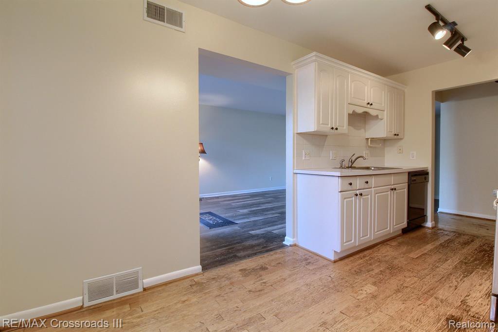 9629 Bayview Drive, 106, Ypsilanti, MI 48197 — Photo 12