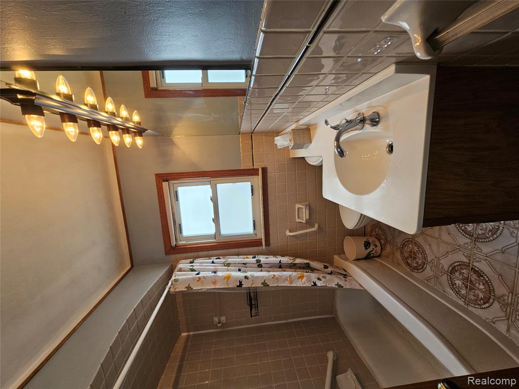 736 Garfield Avenue, Lincoln Park, MI 48146 — Photo 4
