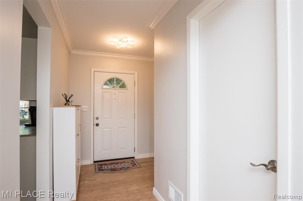 1599 Brentwood Drive, Troy, MI 48098 — Photo 6