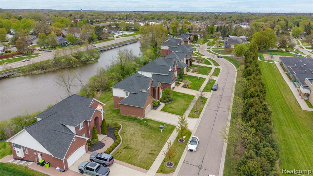 42088 Woodglen Drive, Novi, MI — Photo 42