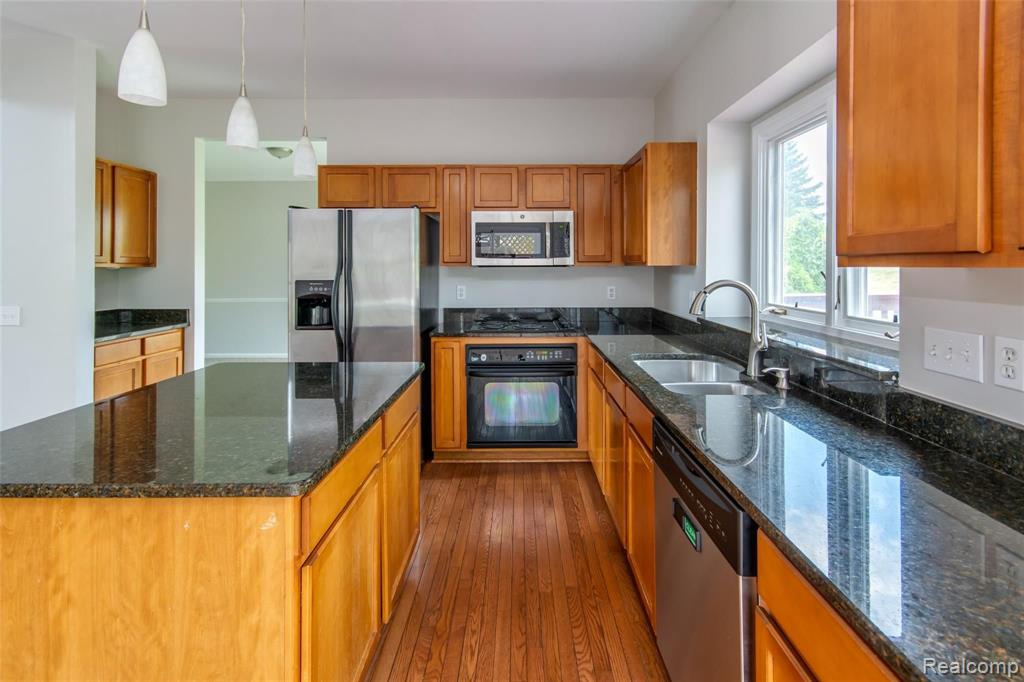 51334 W HILLS Drive, Plymouth, MI 48170 — Photo 13