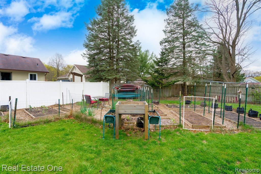 4067 HIGHVIEW, Waterford, MI 48329 — Photo 8
