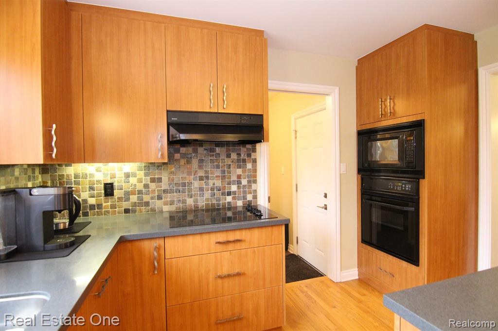 6749 ALDERLEY Way, West Bloomfield, MI — Photo 9