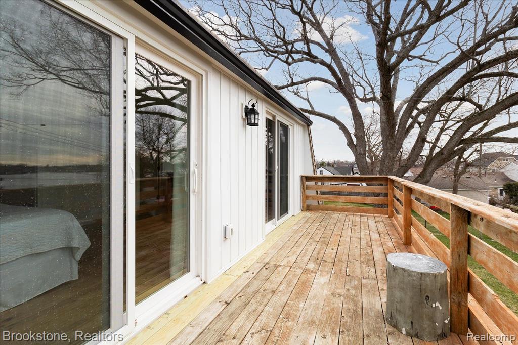 633 DETROIT Avenue, Lake Orion, MI 48362 — Photo 45