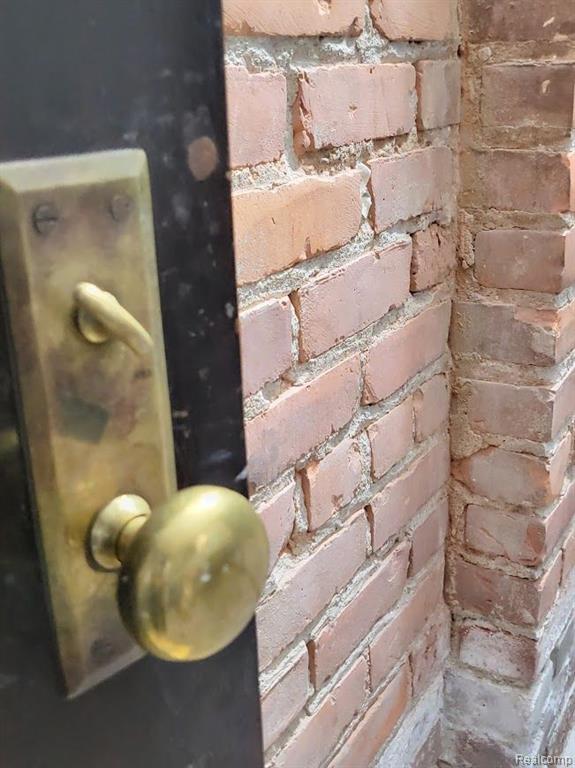677 SELDEN Street - Photo 3