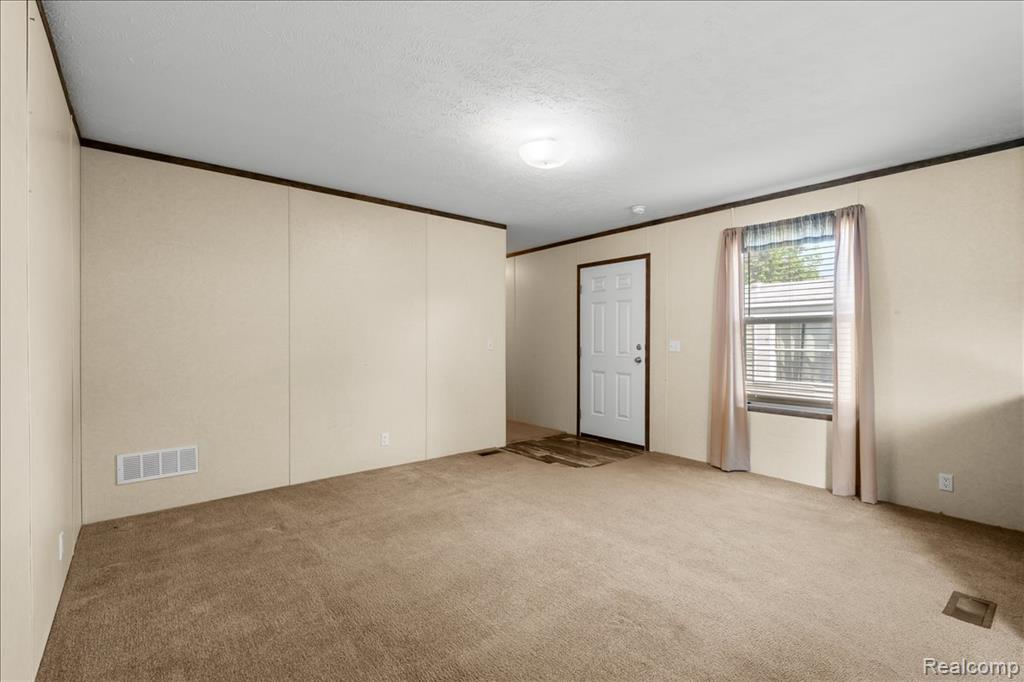 11731 Valerie Lane, Whitmore Lake, MI 48189 — Photo 5
