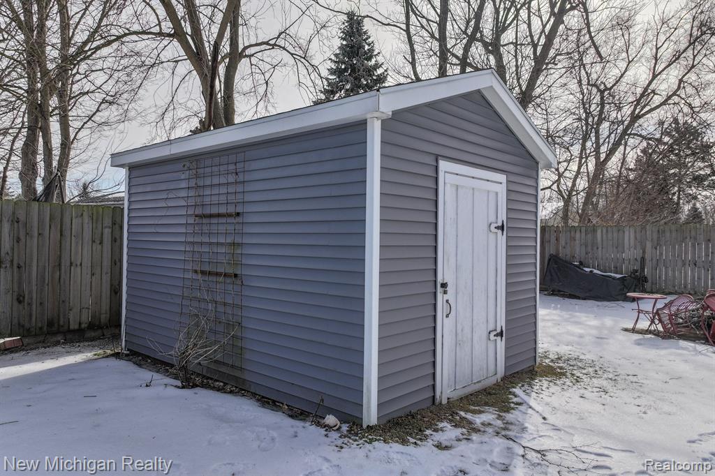 906 MAIN Street, Fenton, MI 48430 — Photo 18