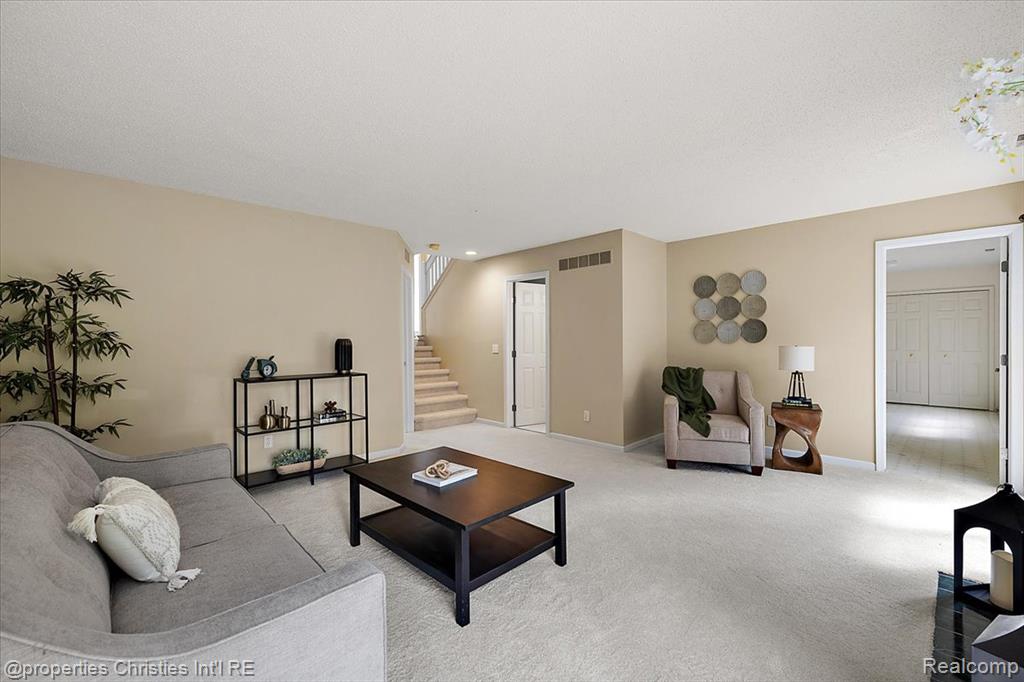 6873 Fox Lane, Waterford, MI 48327 — Photo 40